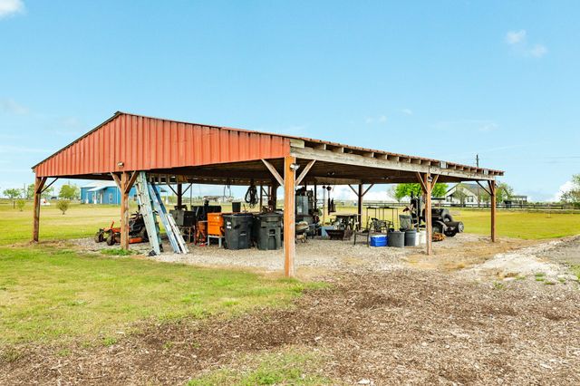 1886 County Road 212, Angleton, TX 77515