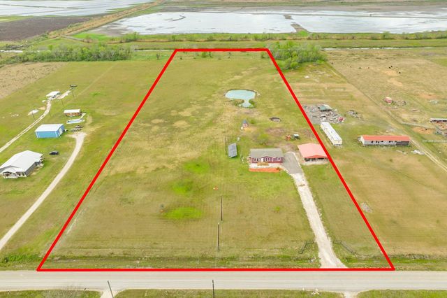 1886 County Road 212, Angleton, TX 77515