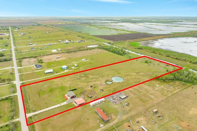 1886 County Road 212, Angleton, TX 77515