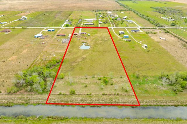 1886 County Road 212, Angleton, TX 77515