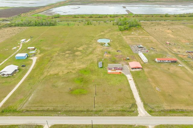 1886 County Road 212, Angleton, TX 77515