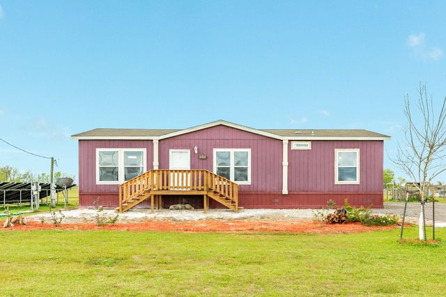 1886 County Road 212, Angleton, TX 77515