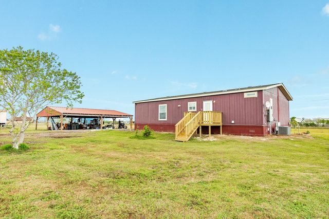 1886 County Road 212, Angleton, TX 77515