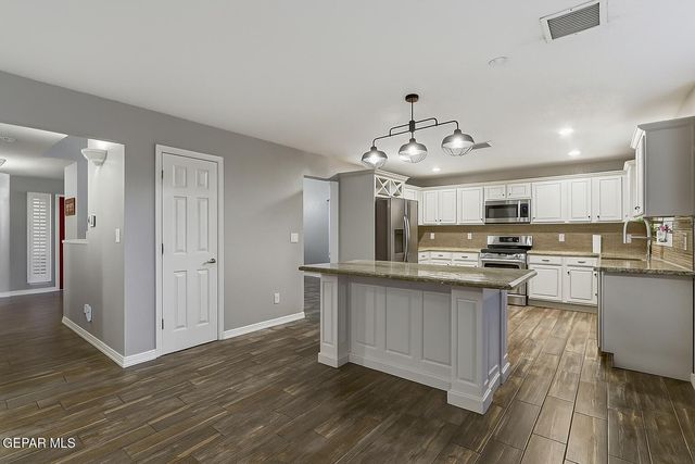 1268 A L GILL Drive, El Paso, TX 79936