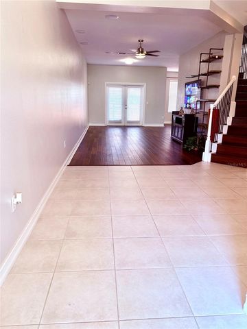 10432 LA MIRAGE COURT, Tampa, FL 33615