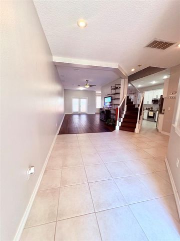 10432 LA MIRAGE COURT, Tampa, FL 33615