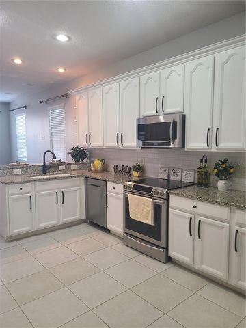 10432 LA MIRAGE COURT, Tampa, FL 33615