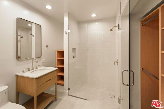 282 Bentley Circle, Los Angeles, CA 90049