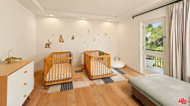 282 Bentley Circle, Los Angeles, CA 90049