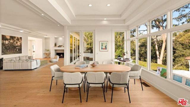282 Bentley Circle, Los Angeles, CA 90049