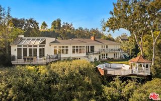 282 Bentley Circle, Los Angeles, CA 90049