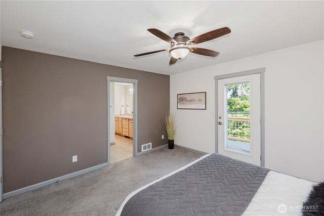 253 E Mountain View Drive, Allyn, WA 98524