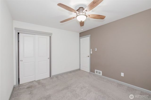 253 E Mountain View Drive, Allyn, WA 98524