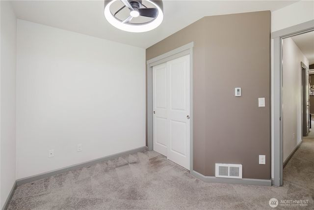 253 E Mountain View Drive, Allyn, WA 98524