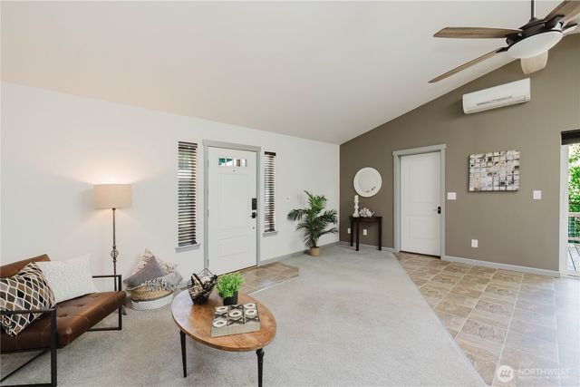 253 E Mountain View Drive, Allyn, WA 98524