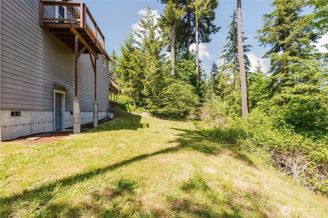 253 E Mountain View Drive, Allyn, WA 98524