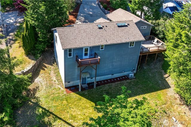 253 E Mountain View Drive, Allyn, WA 98524