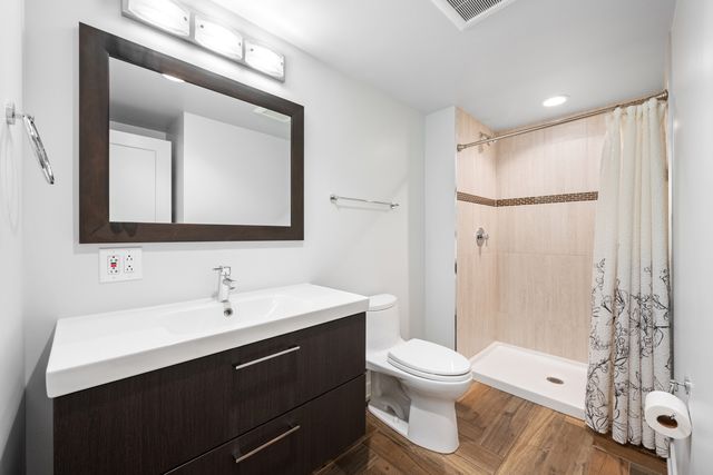 140 Spring Oaks Drive, Wood Dale, IL 60191