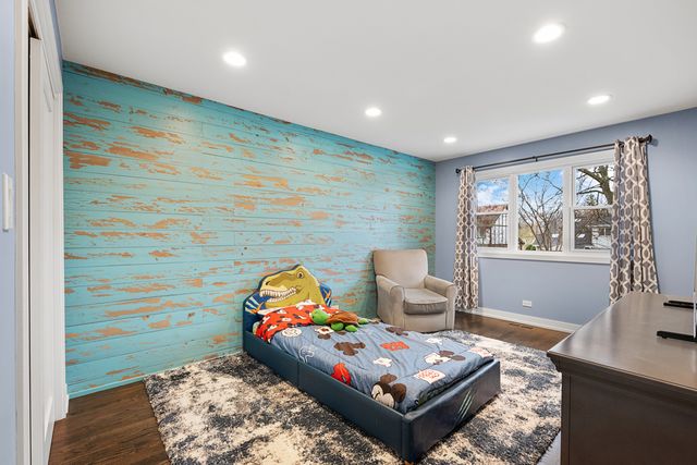 140 Spring Oaks Drive, Wood Dale, IL 60191