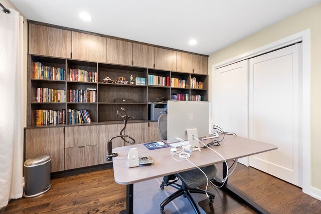 140 Spring Oaks Drive, Wood Dale, IL 60191