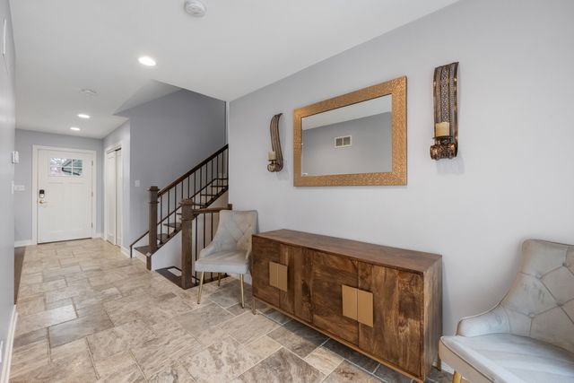 140 Spring Oaks Drive, Wood Dale, IL 60191