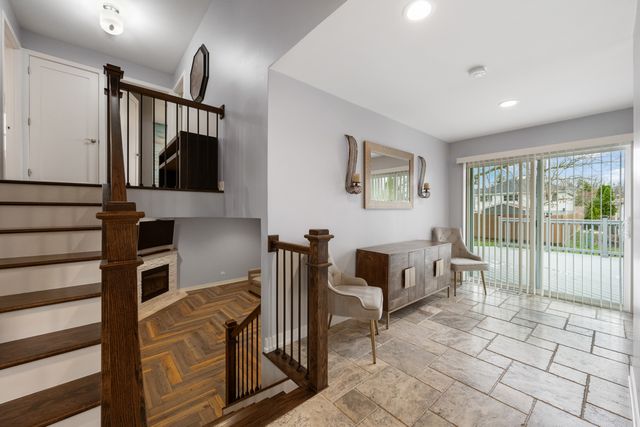 140 Spring Oaks Drive, Wood Dale, IL 60191