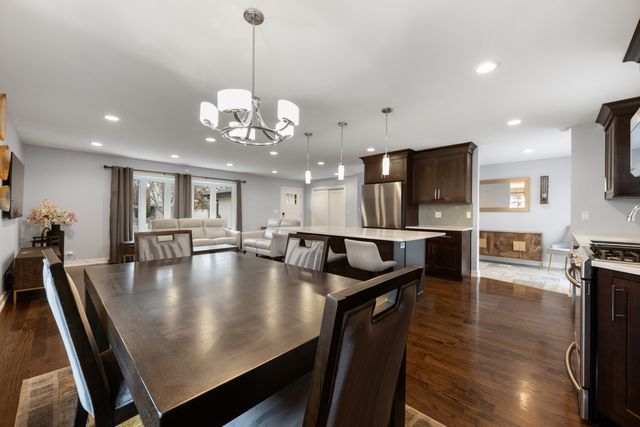 140 Spring Oaks Drive, Wood Dale, IL 60191