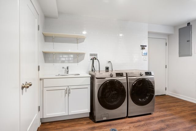 140 Spring Oaks Drive, Wood Dale, IL 60191