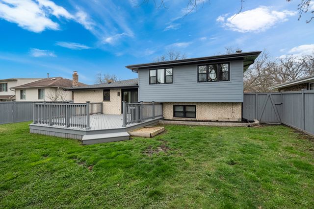 140 Spring Oaks Drive, Wood Dale, IL 60191