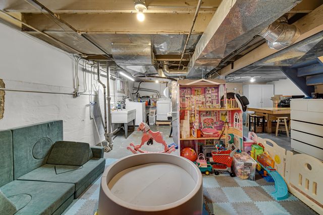 5531 W Grace Street, Chicago, IL 60641