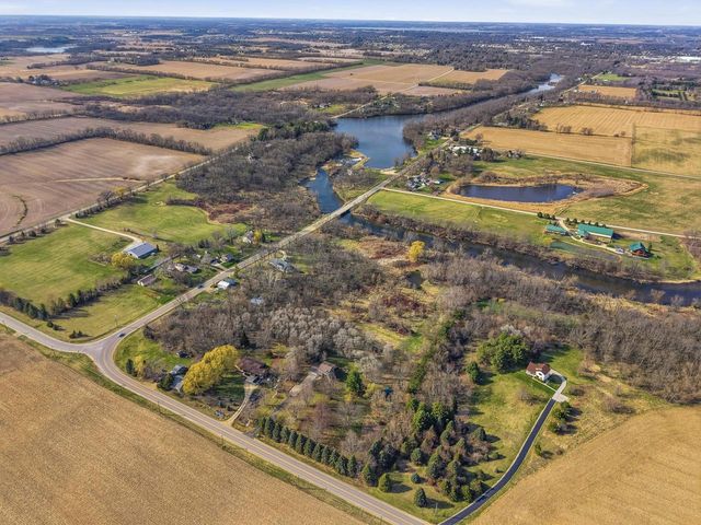 504 County Road N, Stoughton, WI 53589