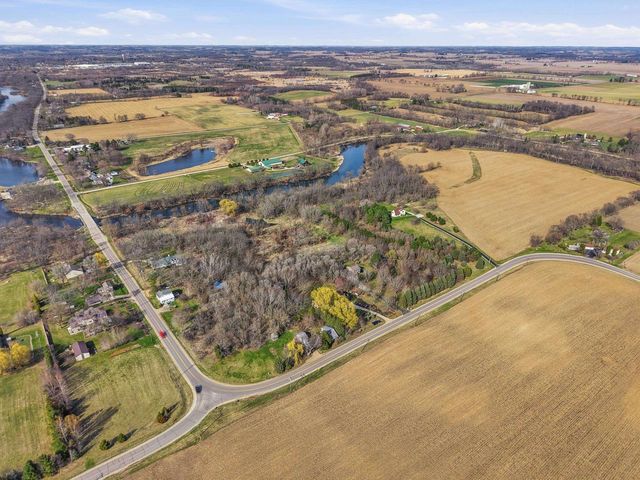 504 County Road N, Stoughton, WI 53589