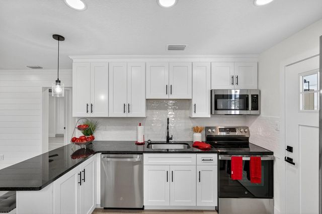 553 CALHOUN STREET, South Daytona, FL 32119