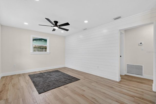 553 CALHOUN STREET, South Daytona, FL 32119