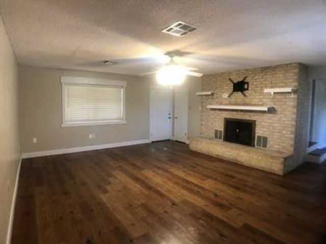 4553 Seawillow, Lockhart, TX 78644