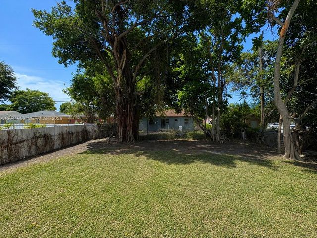 811 NW 65th St, Miami, FL 33150