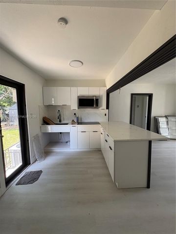 811 NW 65th St, Miami, FL 33150