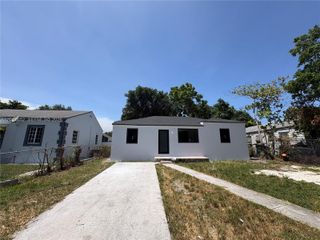 811 NW 65th St, Miami, FL 33150