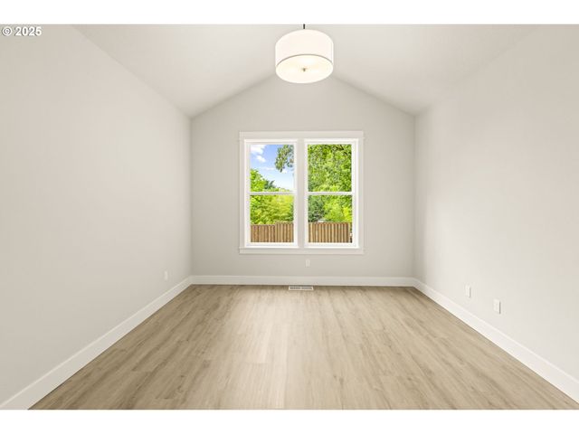 5133 Se MULLAN St, Milwaukie, OR 97222