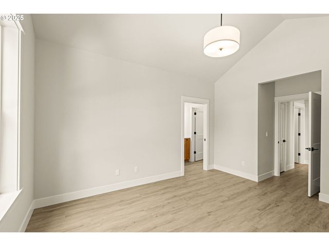 5133 Se MULLAN St, Milwaukie, OR 97222