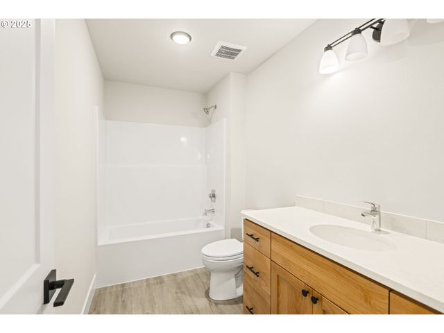 5133 Se MULLAN St, Milwaukie, OR 97222