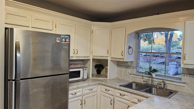 1525 Calvit Street, Hempstead, TX 77445