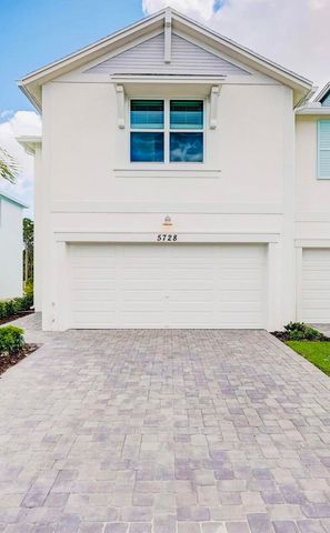 5728 SE Edgewater Circle, Stuart, FL 34997