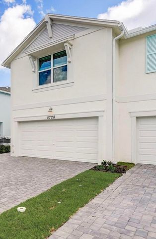 5728 SE Edgewater Circle, Stuart, FL 34997