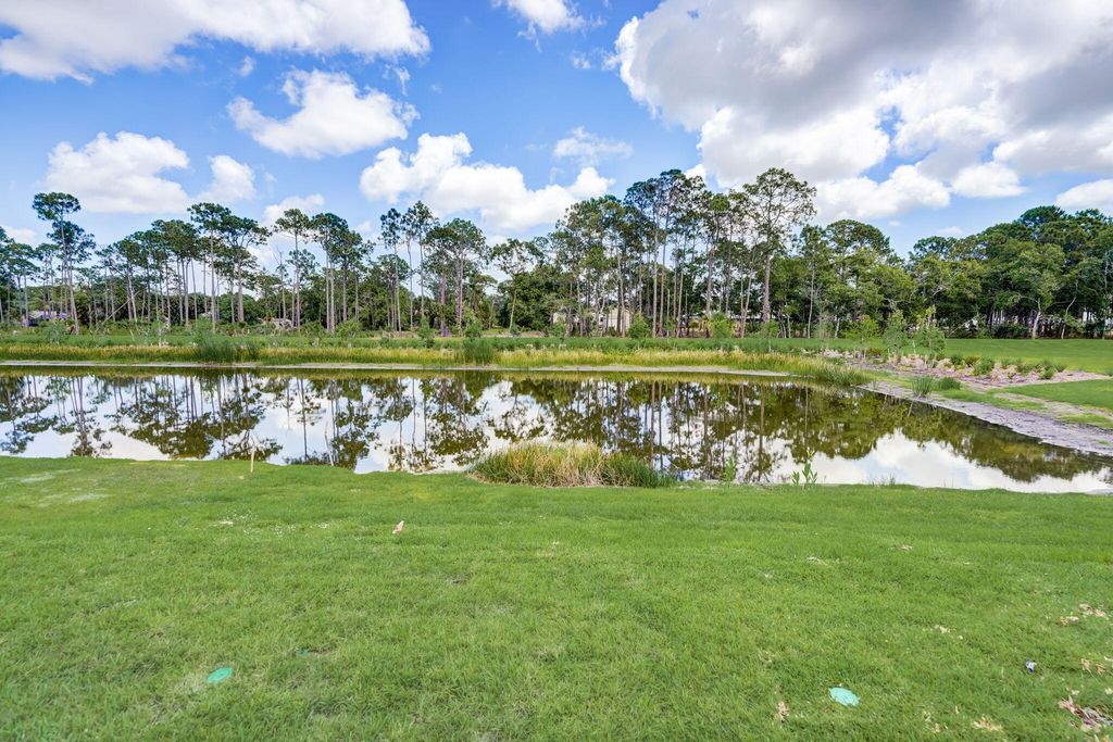 5728 SE Edgewater Circle, Stuart, FL 34997