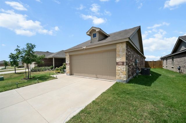 1438 Dovekie Drive, Forney, TX 75126