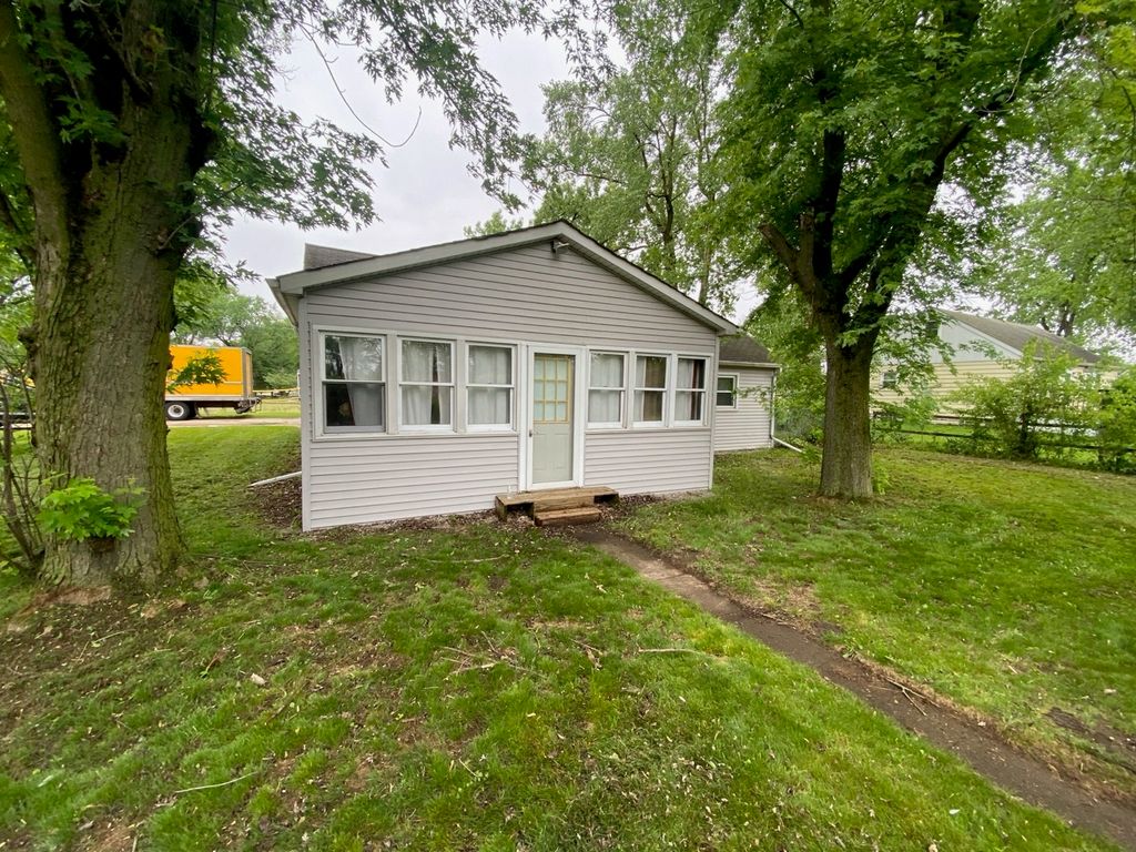 18020 RIDGELAND Avenue, Lansing, IL 60438