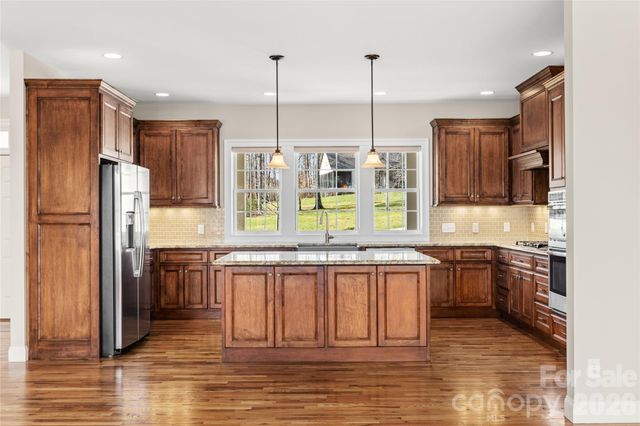 490 Mapleton Lane, Columbus, NC 28722