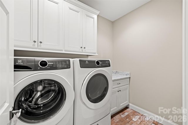 490 Mapleton Lane, Columbus, NC 28722