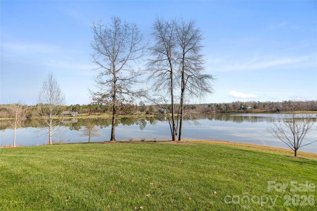 490 Mapleton Lane, Columbus, NC 28722